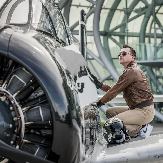 09_miguel_hochleitner_pilot_the_flying_bulls_photo_by_mirja_geh_2024.jpg