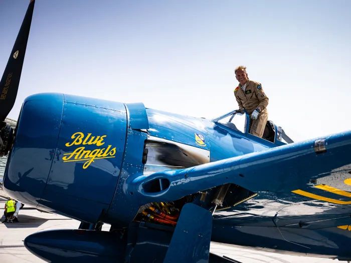 ZM_TFB_BEARCAT_ARRIVAL_120625-48_2.jpg