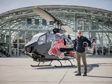 00_header_matthias_schwaighofer_pilot_the_flying_bulls_photo_by_mirja_geh_2024.jpg