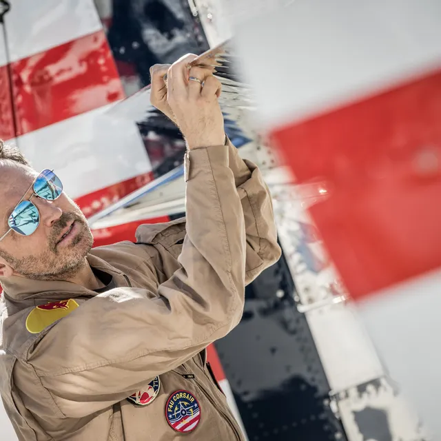 04_raimund_riedmann_chefpilot_the_flying_bulls_photo_by_mirja_geh_2024.jpg
