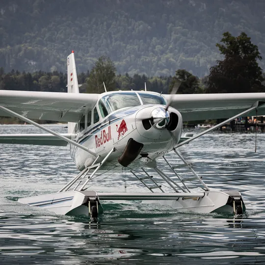 34_cessna_208_amphibian_caravan_the_flying_bulls_photo_by_mirja_geh.jpg