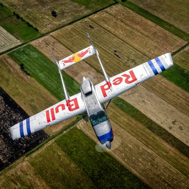 00_header_cessna_337_skymaster_push_pull_the_flying_bulls_photo_by_maciej_szamalek_new_1.jpg