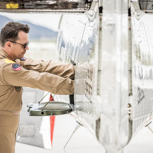 08_miguel_hochleitner_pilot_the_flying_bulls_photo_by_mirja_geh_2024.jpg