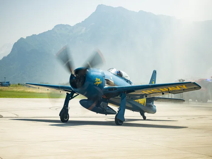 ZM_TFB_BEARCAT_ARRIVAL_120625-42_2.jpg